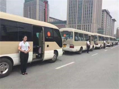鄭州考斯特中巴出租冬季租賃具體費用多少？